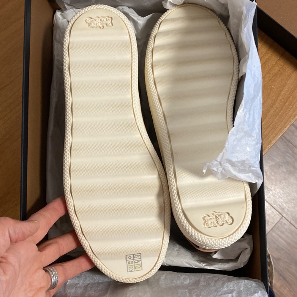 Coach low top leather sneaker 10. Pale blush (pink) - Picture 3 of 7
